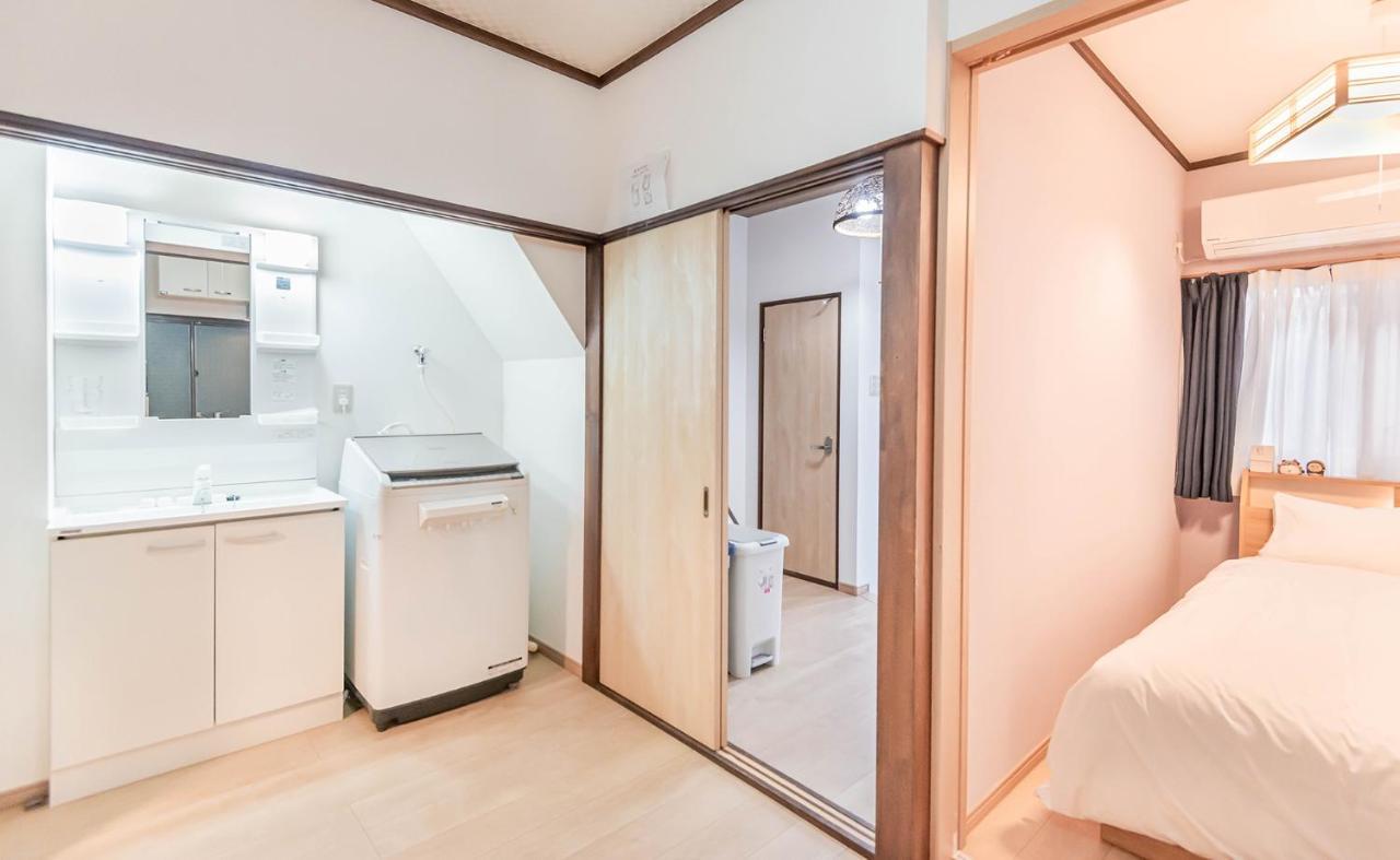桜の宿赤金three Two Toilets * Kyōto